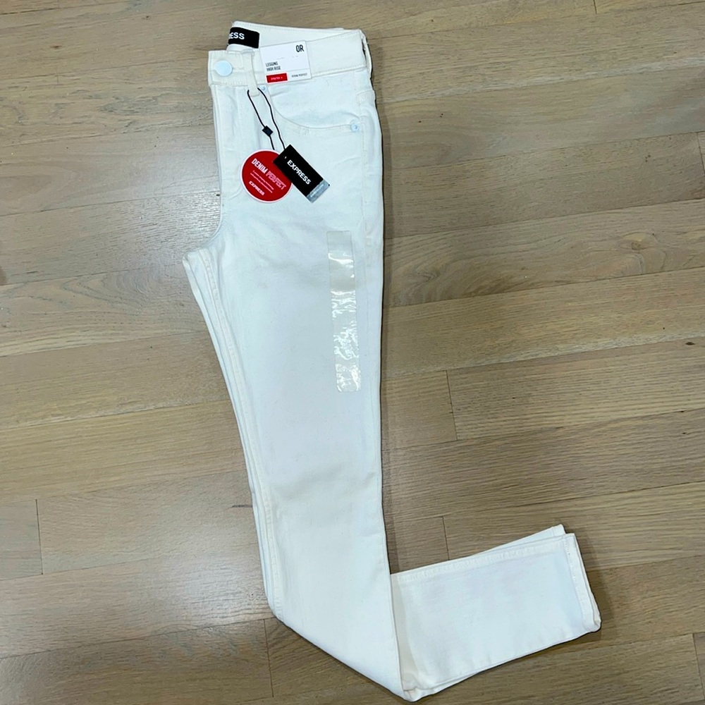NWT High Rise Shaping Jeans